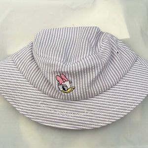 Love Your Melon x Disney Daisy Duck bucket hat